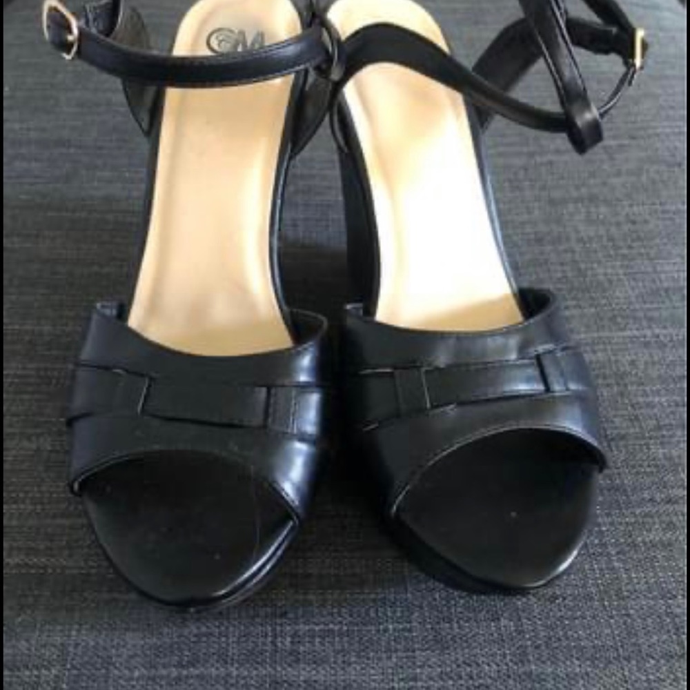 Black Wedge Heels 9.5 - Picture 2 of 3